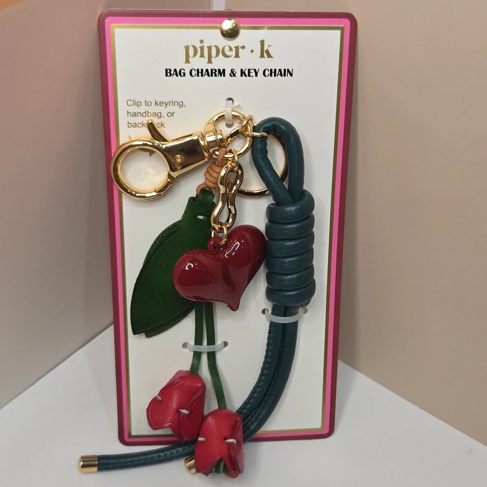 ❤️▪️Piper K▪️ Beautiful Bag Charm Key Chain with flowers, heart